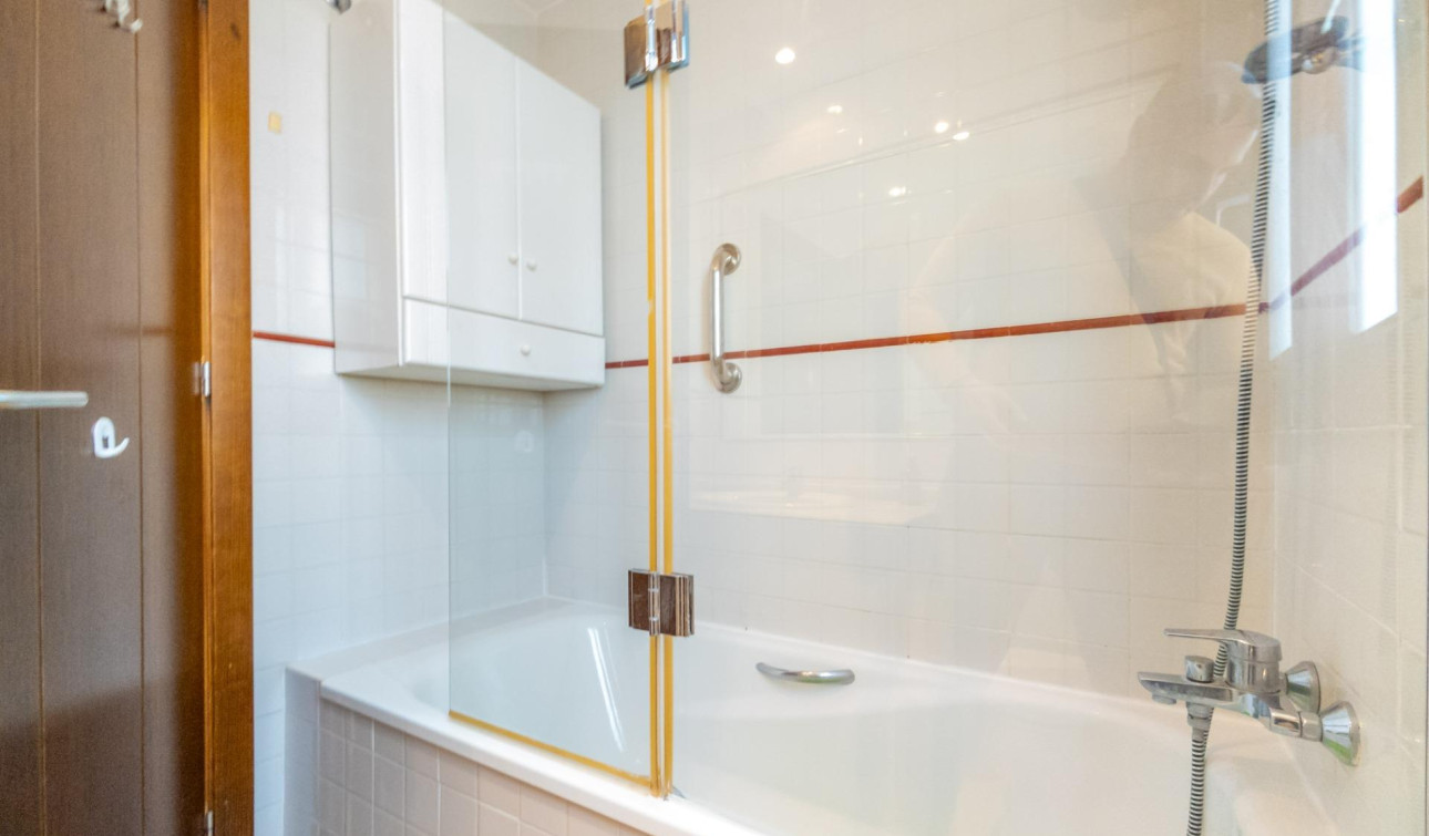 Resale - Apartment / Flat - Torrevieja - Punta prima
