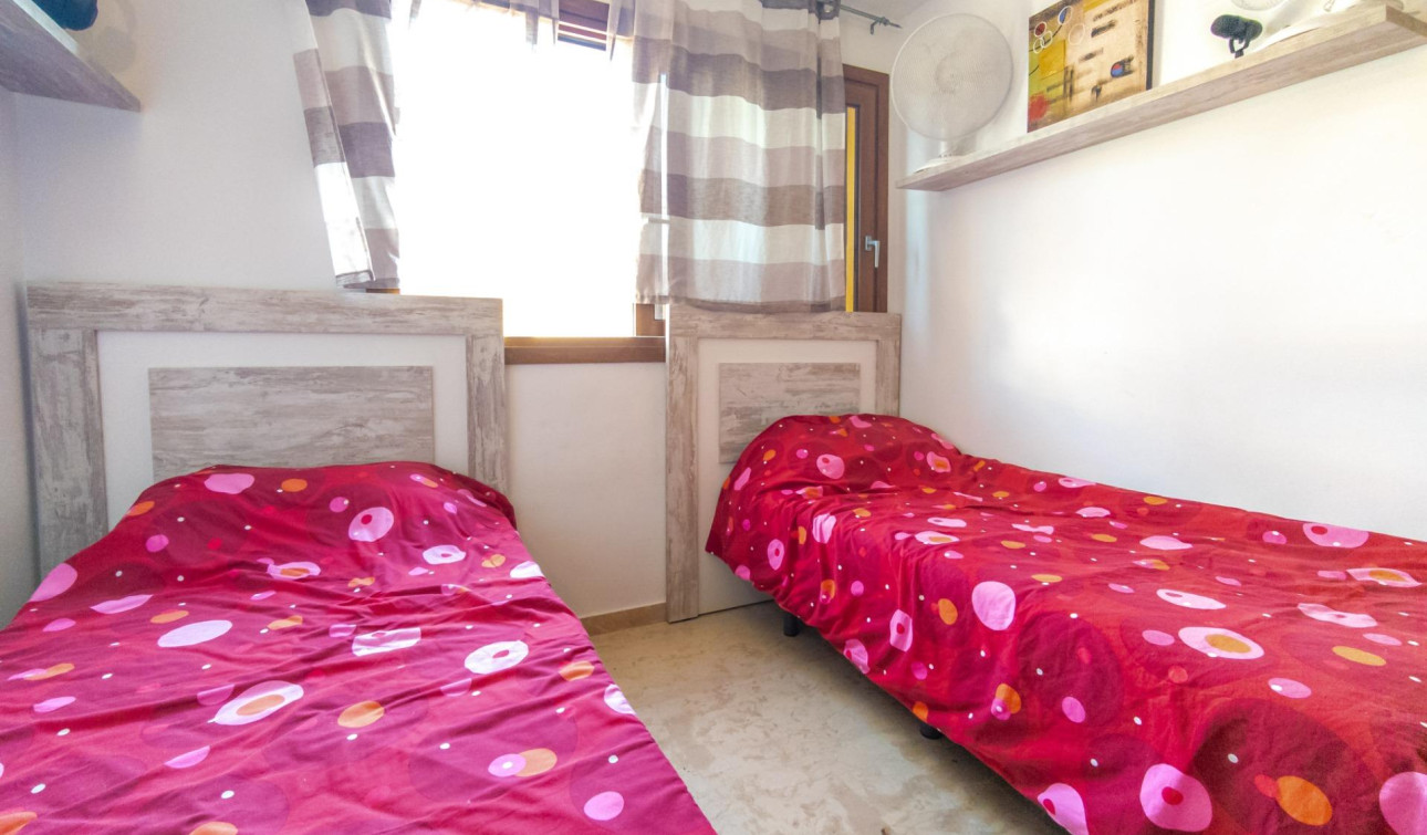 Resale - Apartment / Flat - Torrevieja - Punta prima