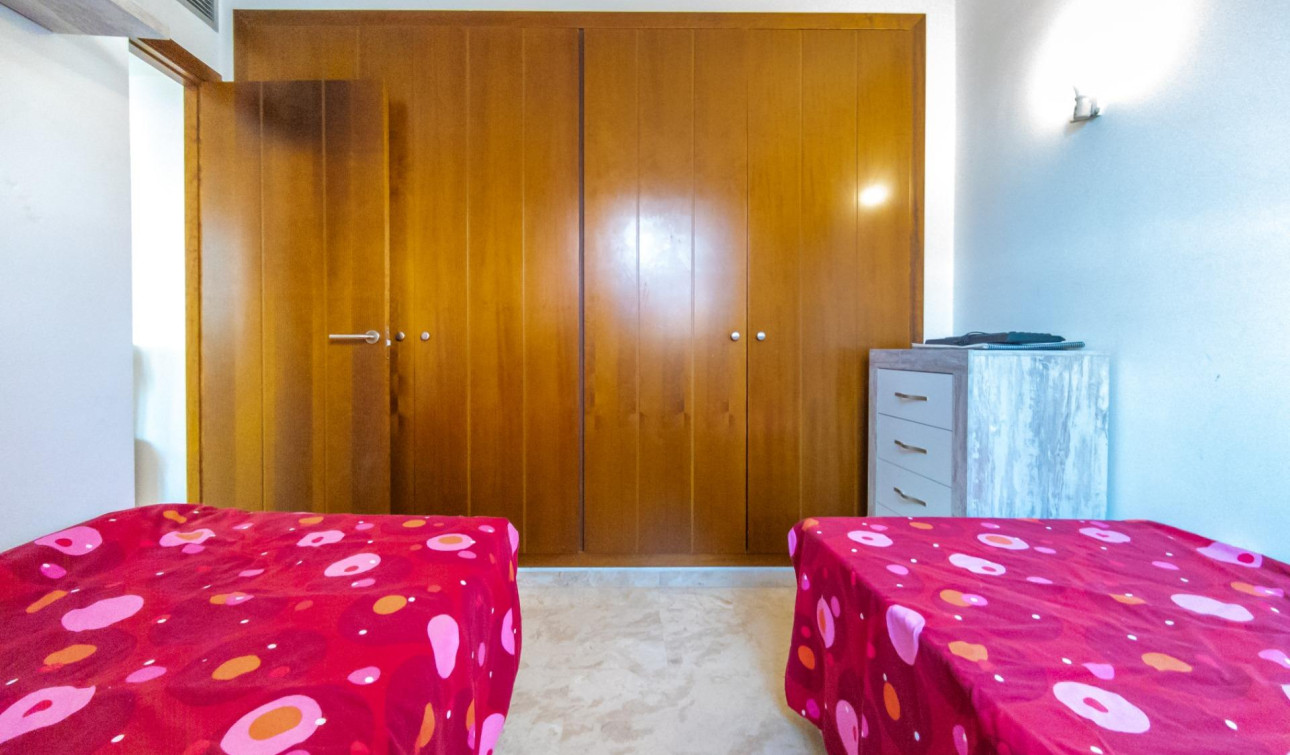 Resale - Apartment / Flat - Torrevieja - Punta prima