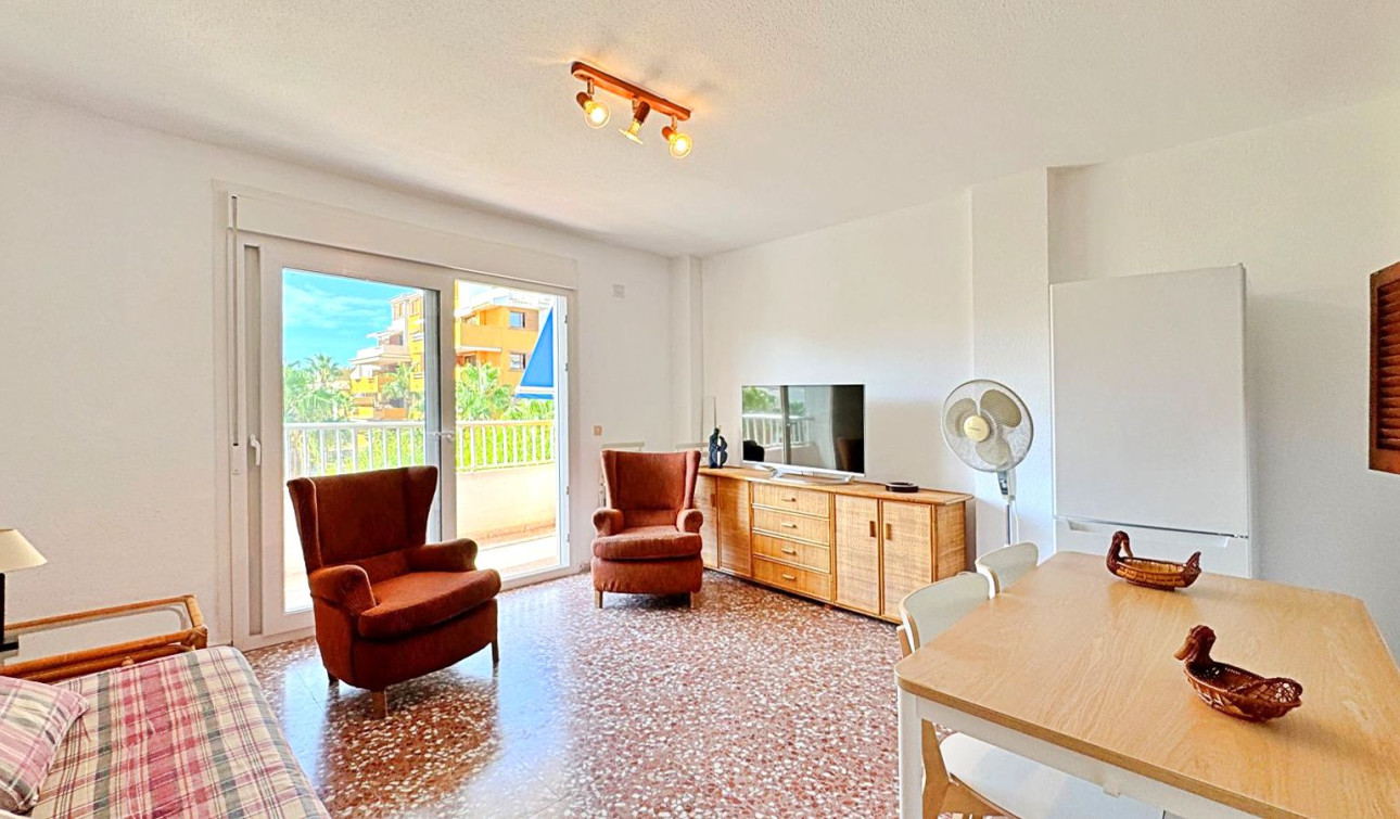 Resale - Apartment / Flat - Torrevieja - Rocio del Mar