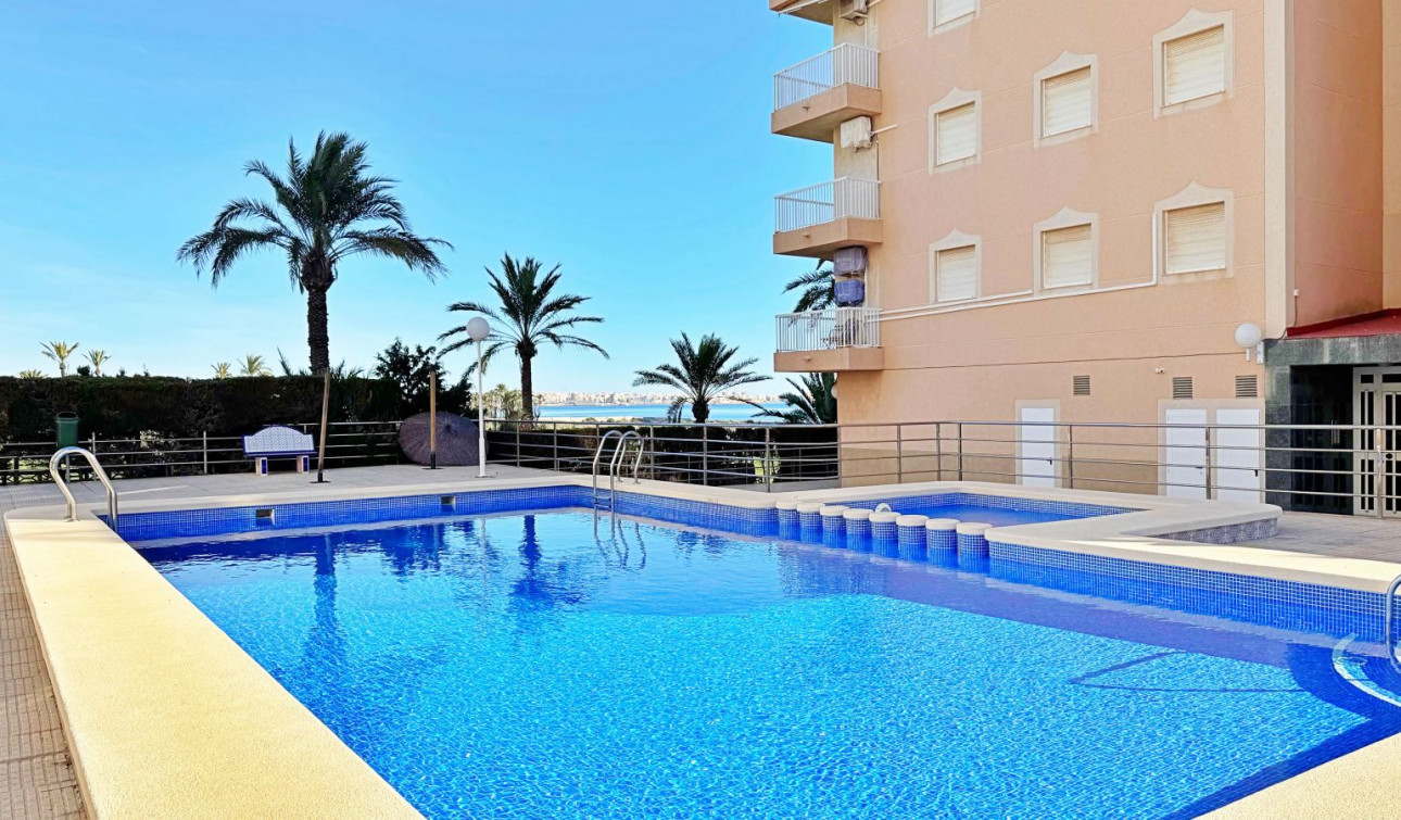 Resale - Apartment / Flat - Torrevieja - Rocio del Mar
