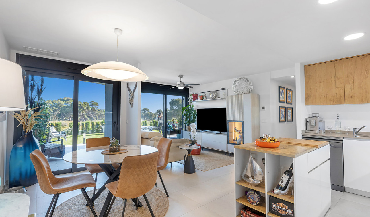 Resale - Apartment / Flat - Torrevieja - Rocio del Mar