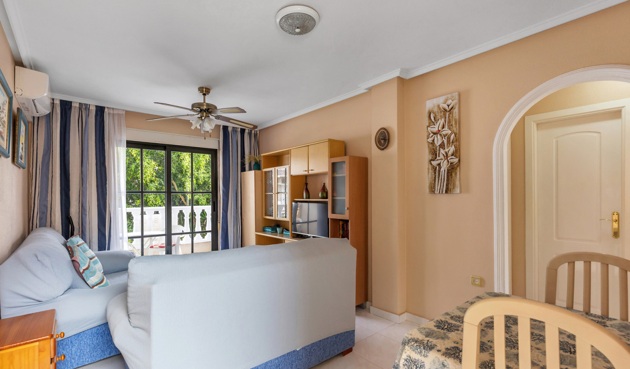 Resale - Apartment / Flat - Torrevieja - Rocio del Mar