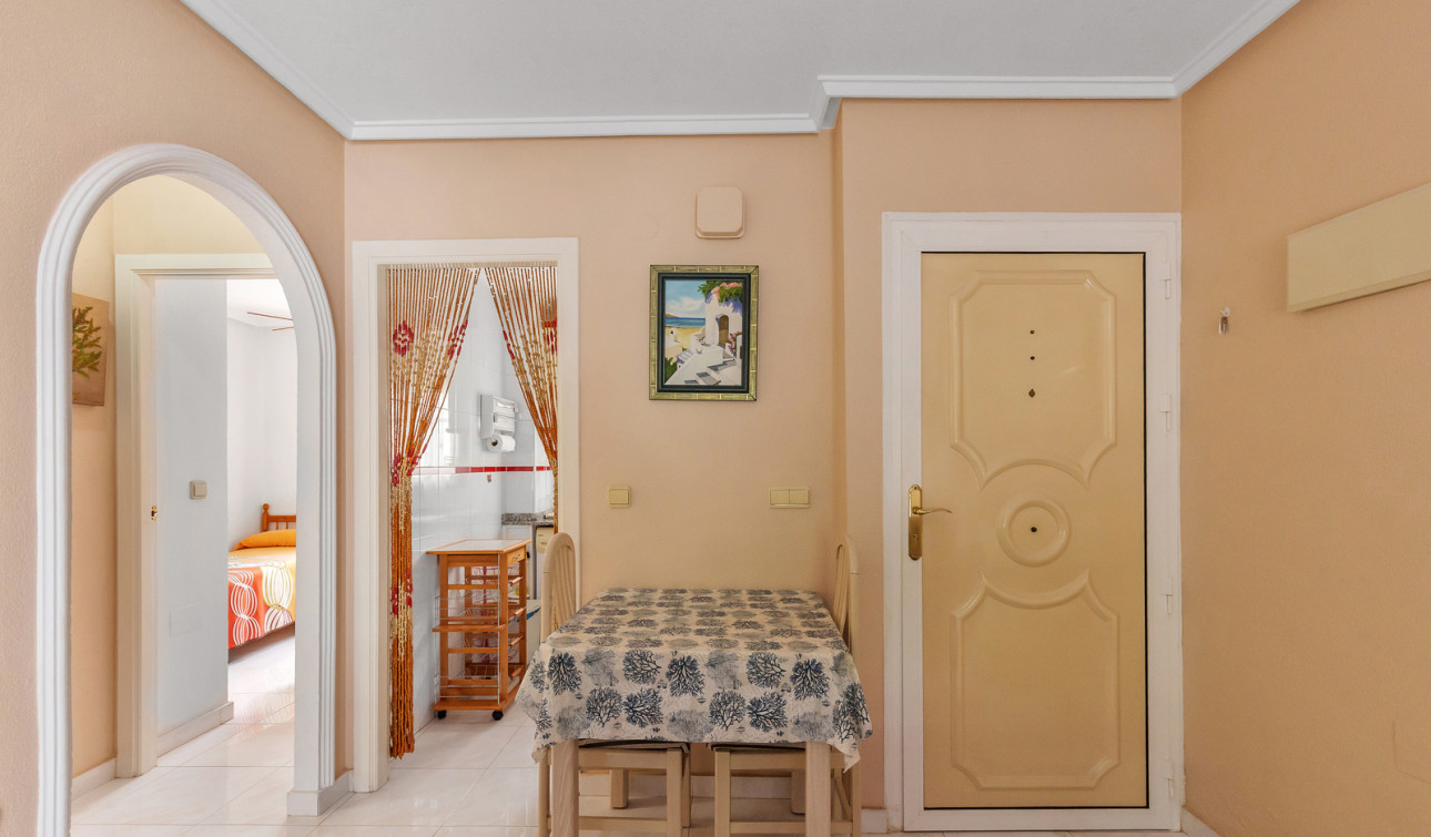 Resale - Apartment / Flat - Torrevieja - Rocio del Mar