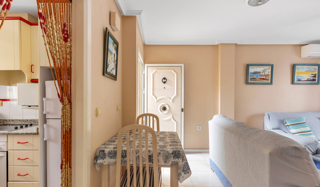 Resale - Apartment / Flat - Torrevieja - Rocio del Mar