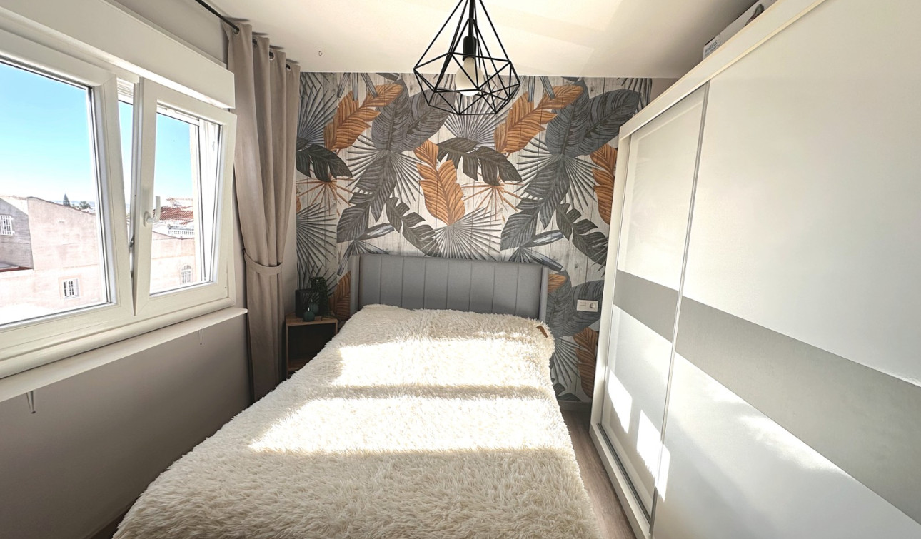 Resale - Apartment / Flat - Torrevieja - San Luis