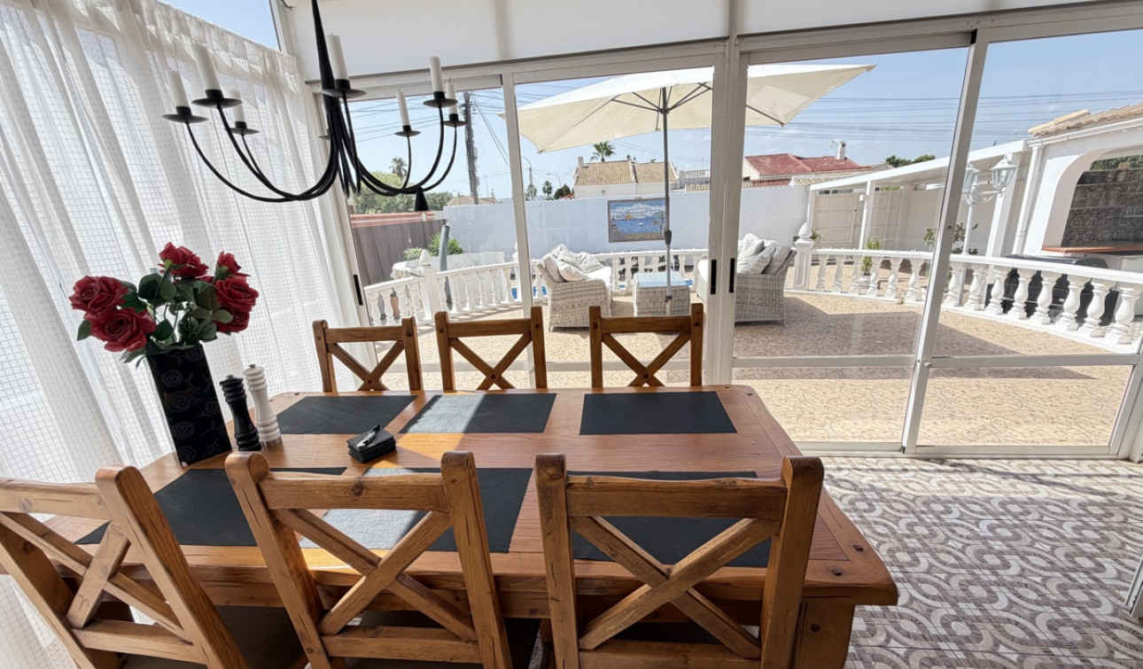 Resale - Apartment / Flat - Torrevieja - San Luis