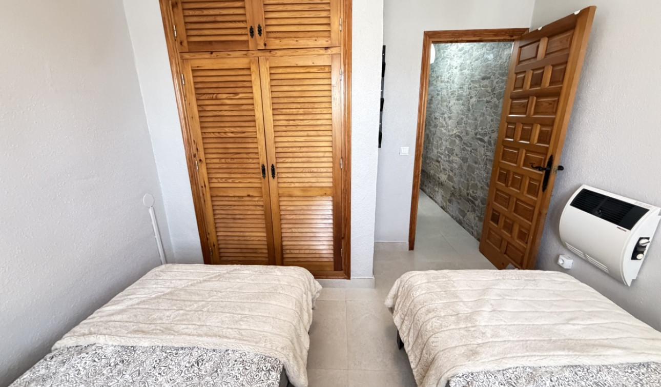Resale - Apartment / Flat - Torrevieja - San Luis