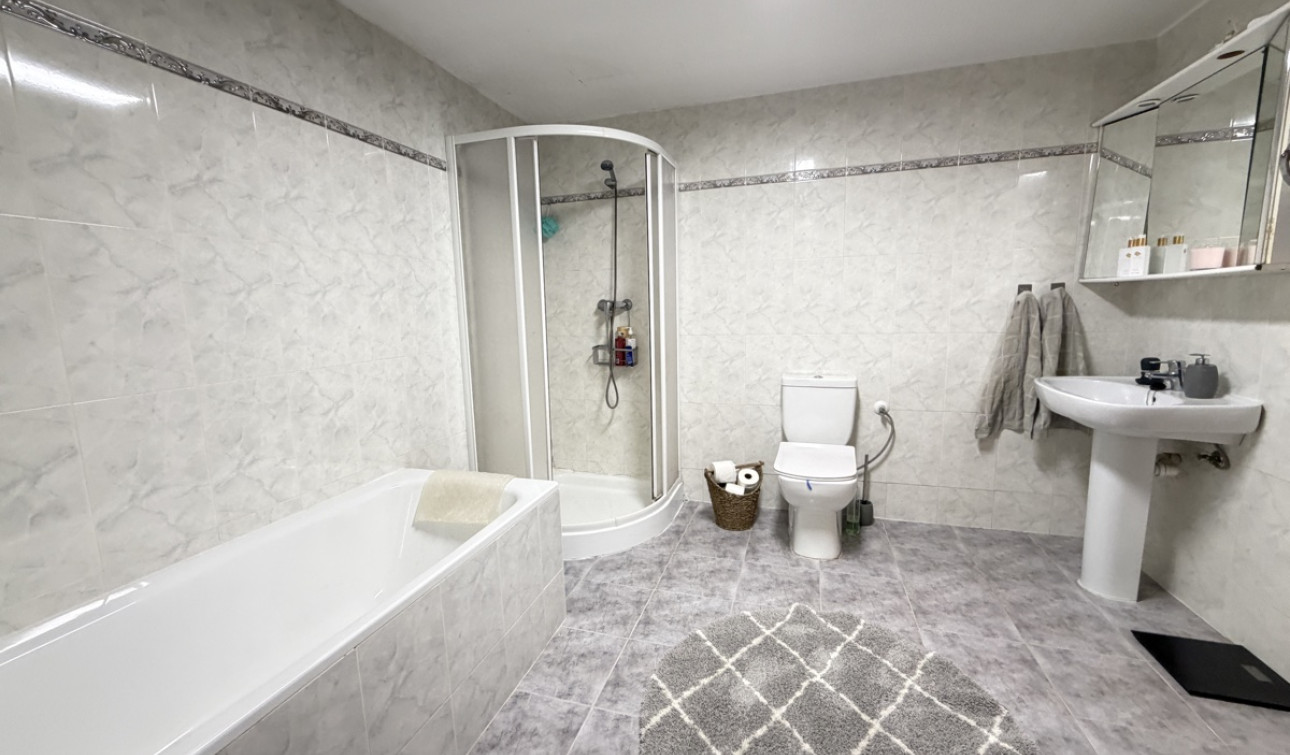 Resale - Apartment / Flat - Torrevieja - San Luis
