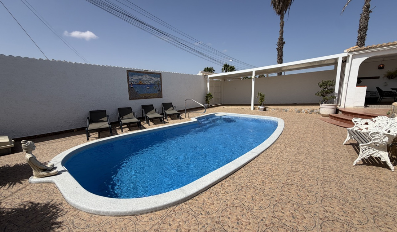 Resale - Apartment / Flat - Torrevieja - San Luis