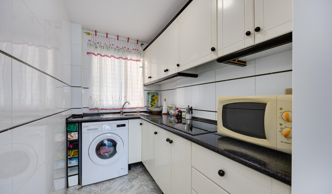 Resale - Apartment / Flat - Torrevieja - Torre Del Moro