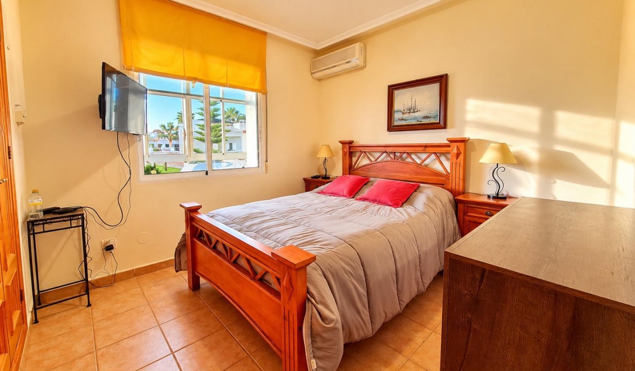 Resale - Apartment / Flat - Torrevieja - Torreblanca