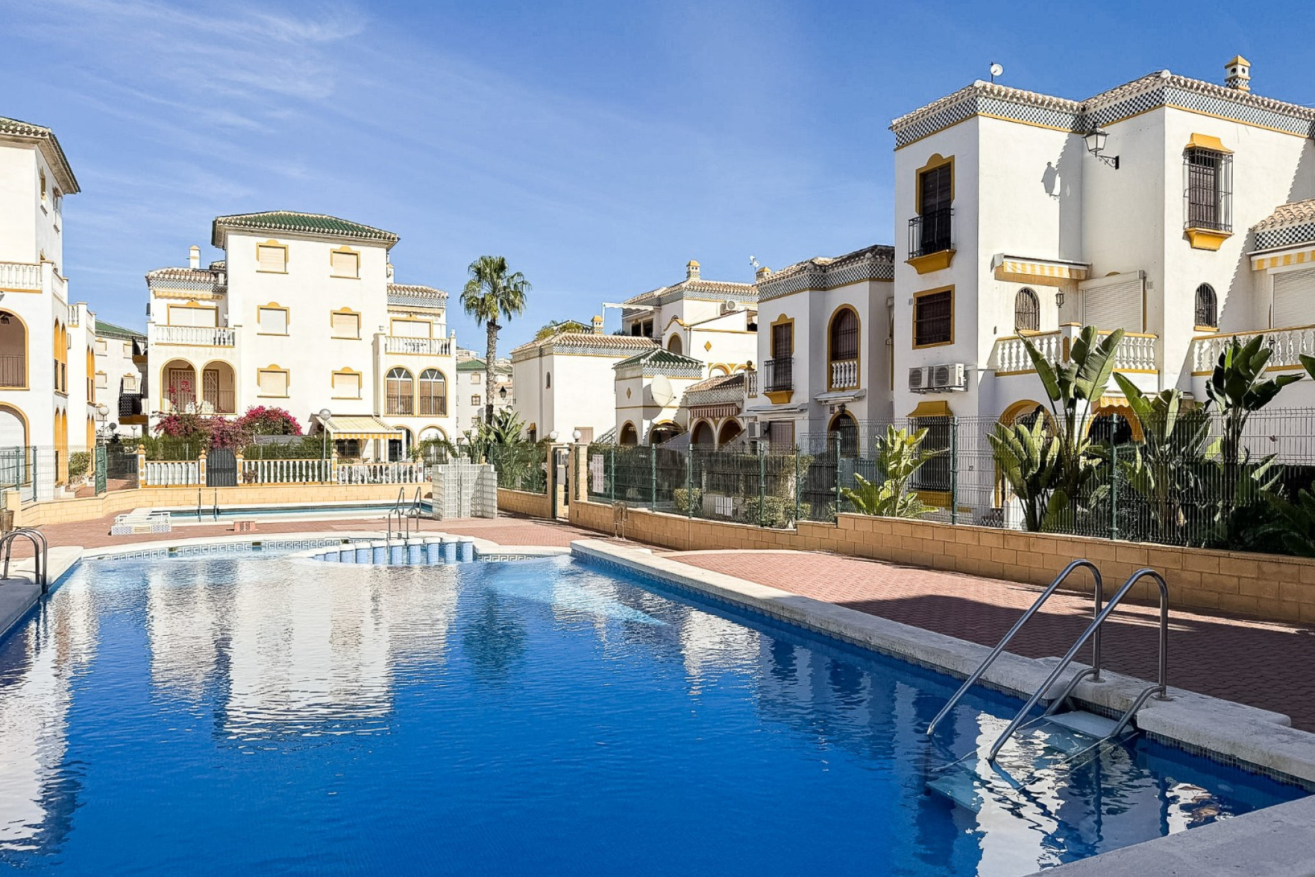 Resale - Apartment / Flat - Torrevieja - Torrelamata - La Mata