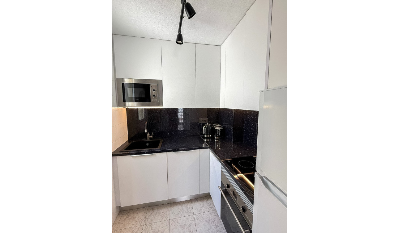 Resale - Apartment / Flat - Torrevieja - Torrelamata - La Mata