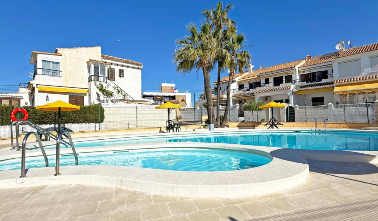 Resale - Apartment / Flat - Torrevieja - Torrelamata - La Mata