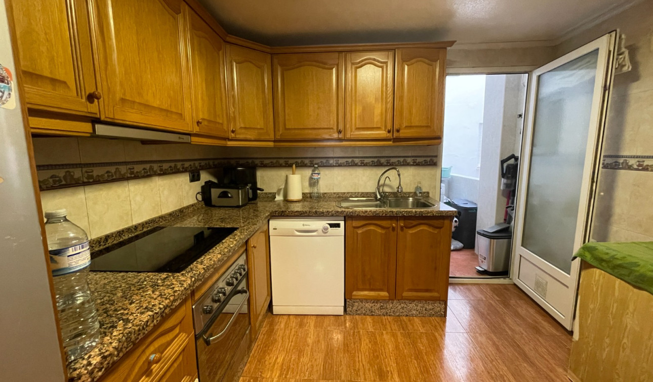 Resale - Apartment / Flat - Torrevieja - Torrevieja Alicante