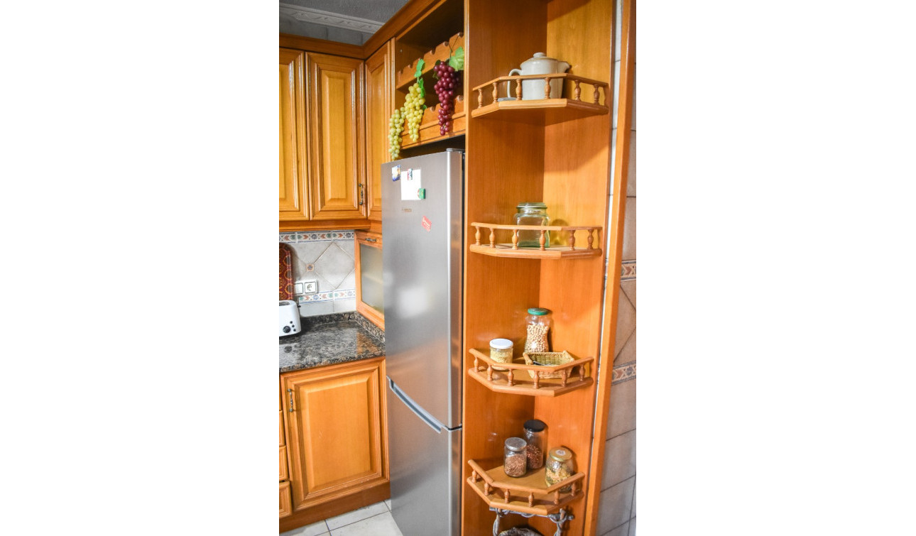 Resale - Apartment / Flat - Torrevieja - Torrevieja Centro