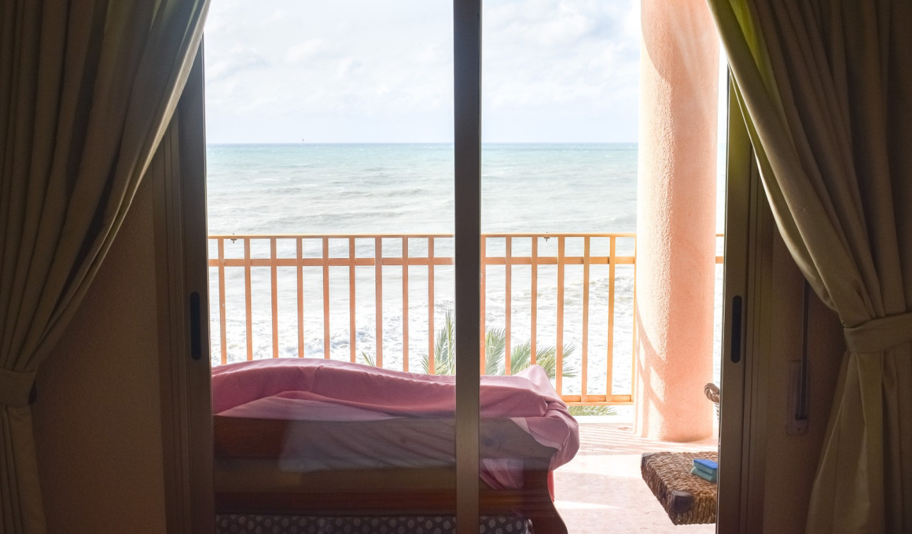 Resale - Apartment / Flat - Torrevieja - Torrevieja Centro