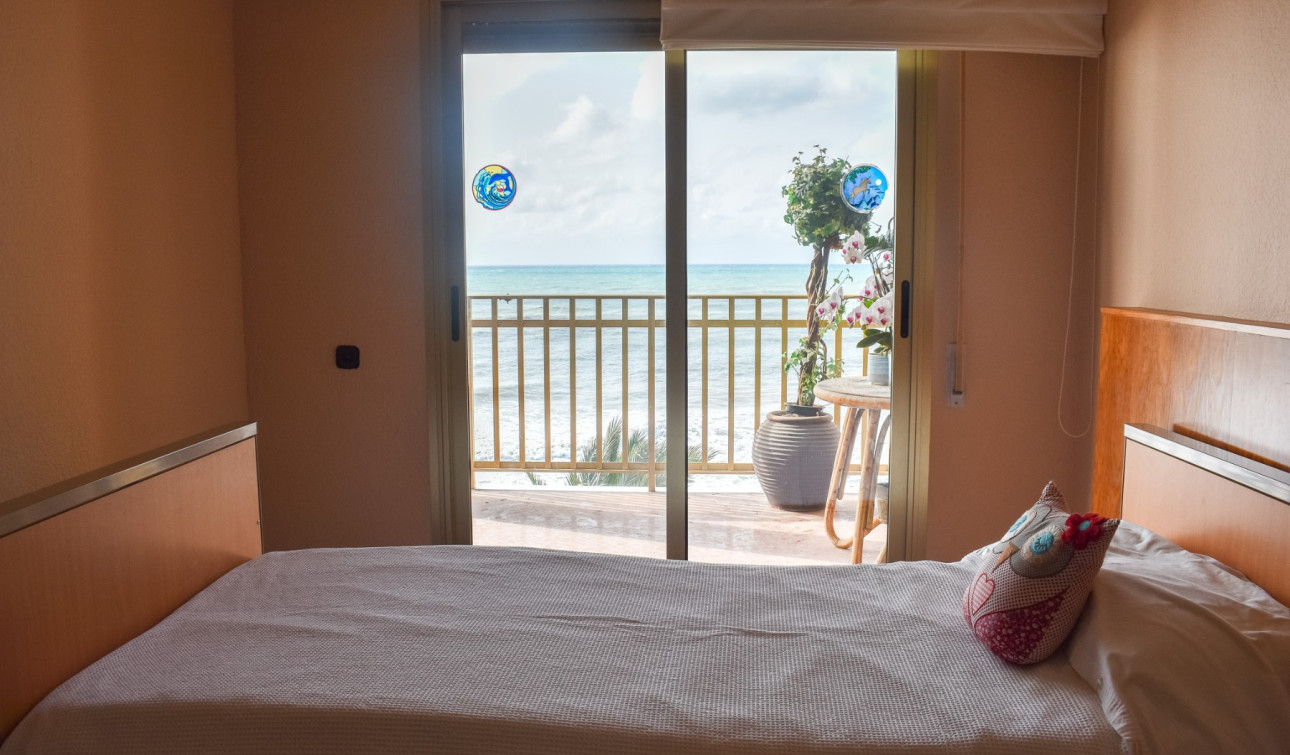 Resale - Apartment / Flat - Torrevieja - Torrevieja Centro