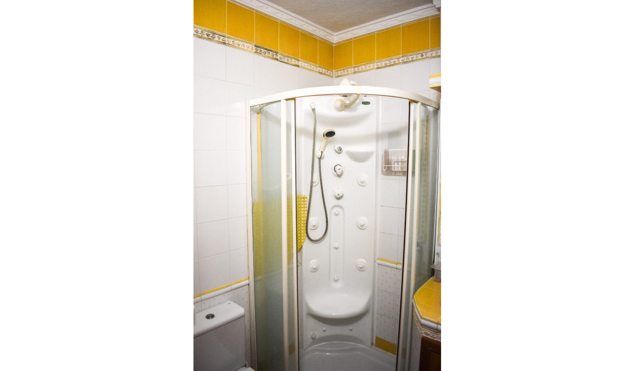 Resale - Apartment / Flat - Torrevieja - Torrevieja Centro