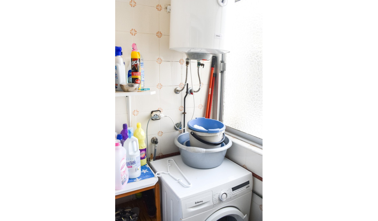 Resale - Apartment / Flat - Torrevieja - Torrevieja Centro