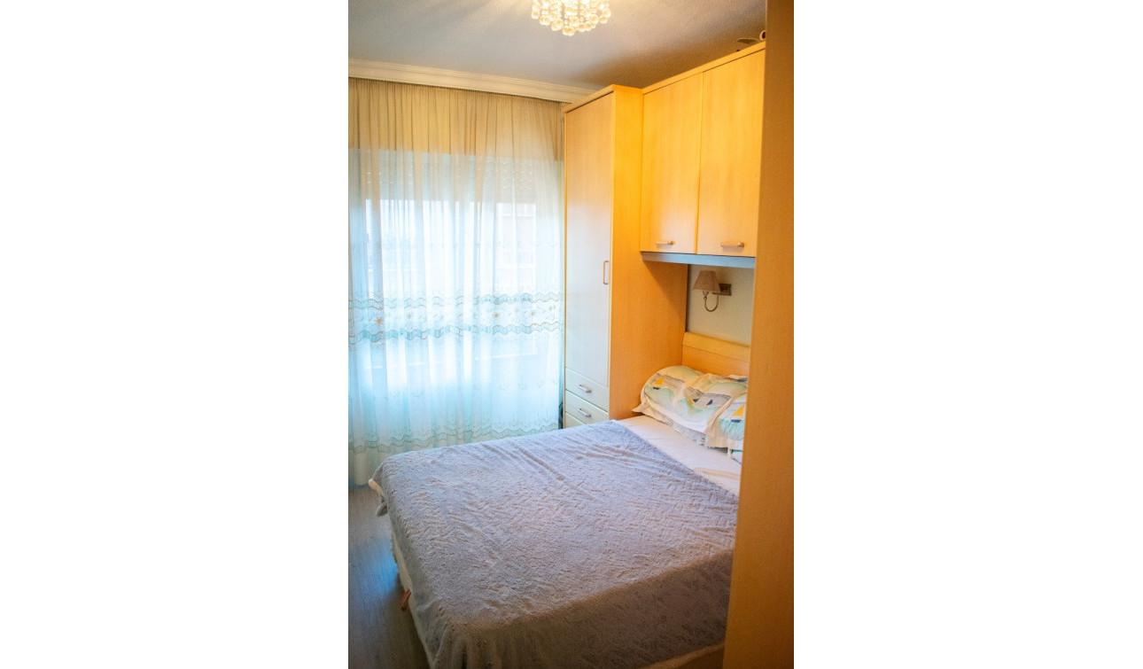 Resale - Apartment / Flat - Torrevieja - Torrevieja Centro