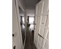 Resale - Apartment / Flat - Torrevieja - Torrevieja Centro