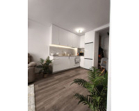 Resale - Apartment / Flat - Torrevieja - Torrevieja Centro