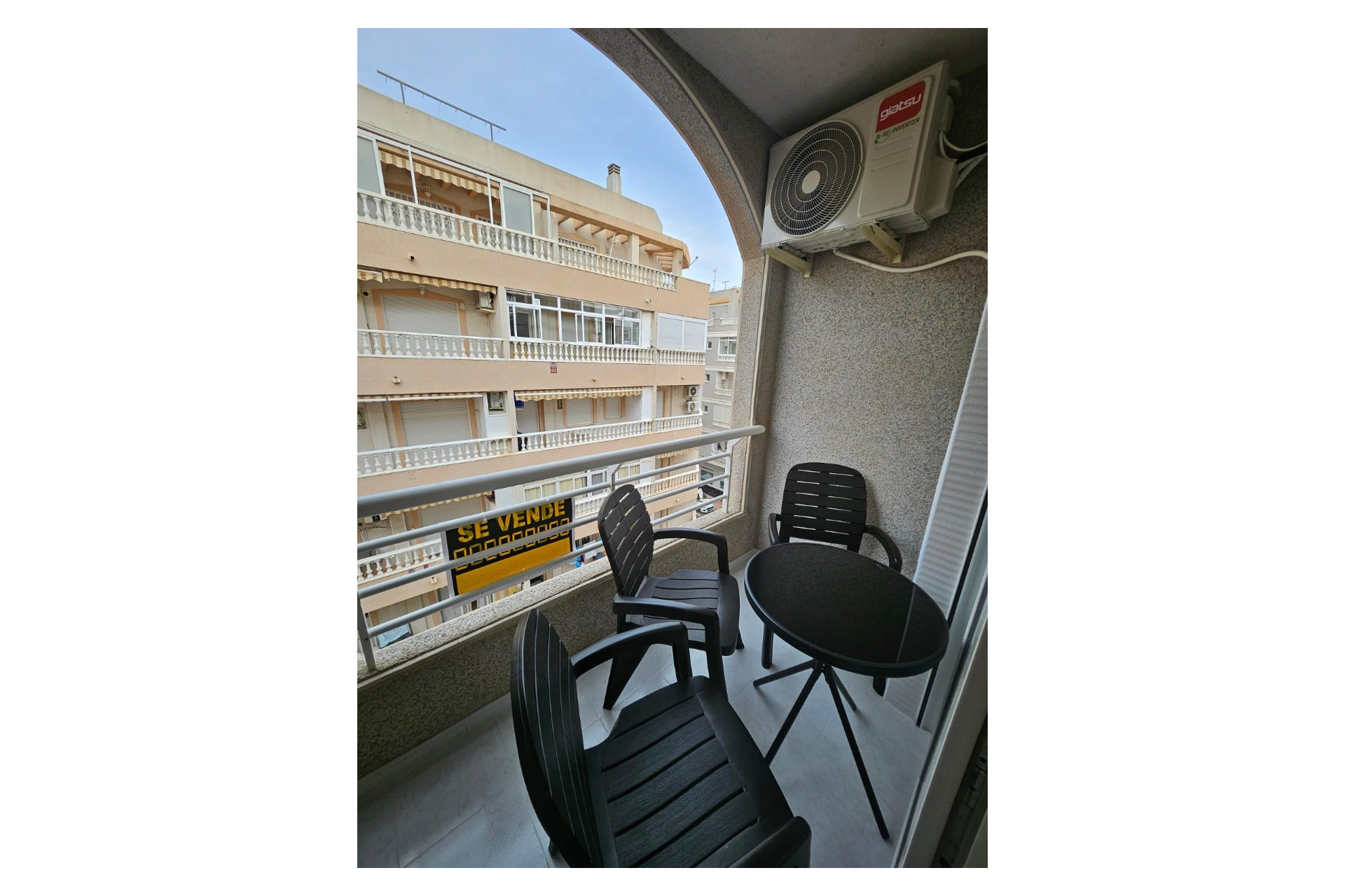 Resale - Apartment / Flat - Torrevieja - Torrevieja Centro