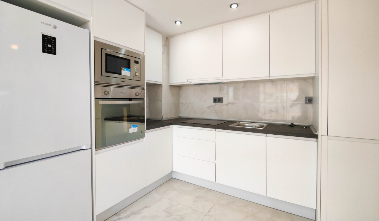 Resale - Apartment / Flat - Torrevieja - torrevieja