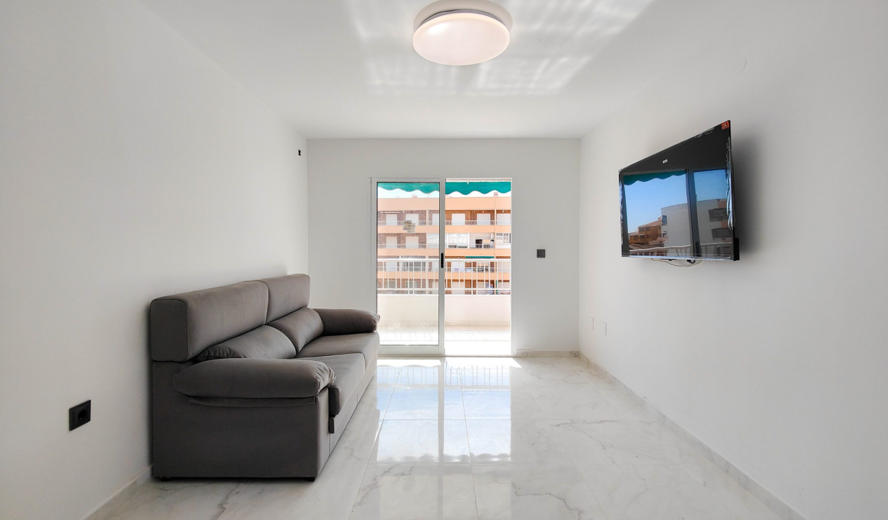 Resale - Apartment / Flat - Torrevieja - torrevieja