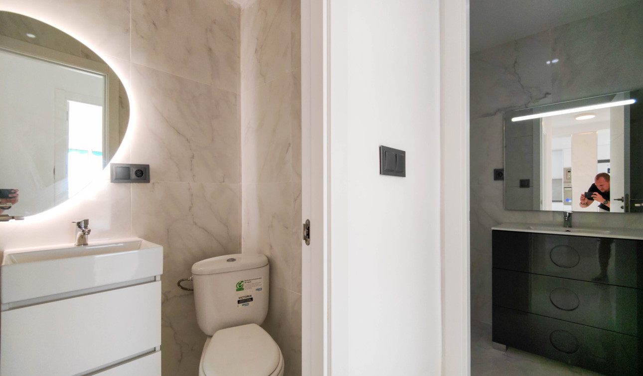 Resale - Apartment / Flat - Torrevieja - torrevieja