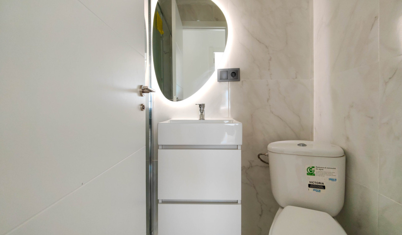 Resale - Apartment / Flat - Torrevieja - torrevieja