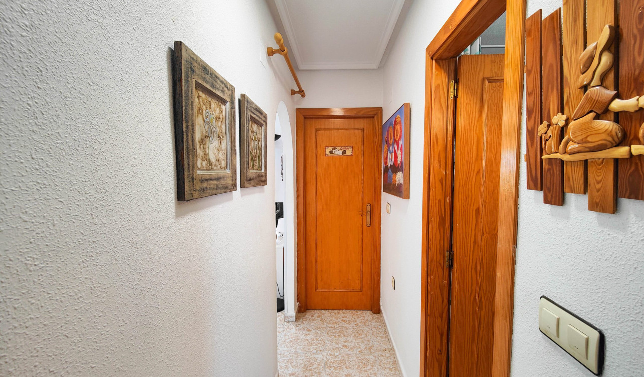 Resale - Apartment / Flat - Torrevieja - torrevieja