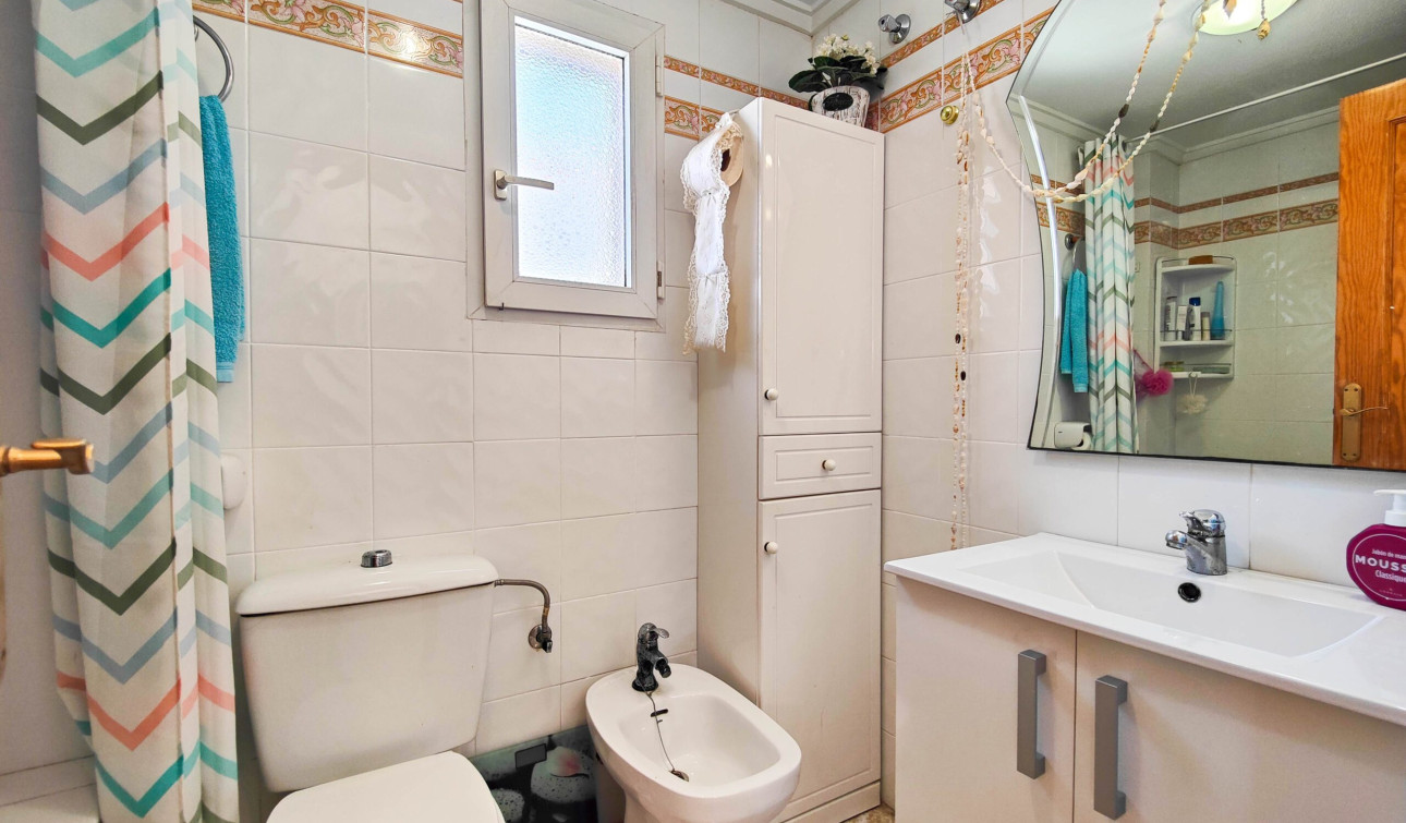 Resale - Apartment / Flat - Torrevieja - torrevieja