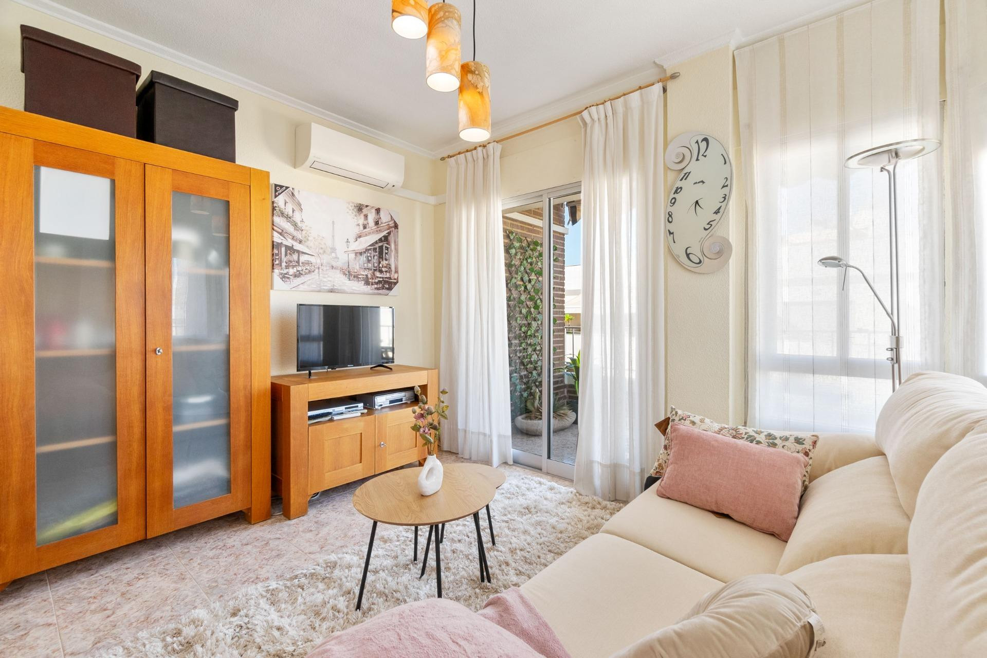 Resale - Apartment / Flat - Torrevieja - torrevieja