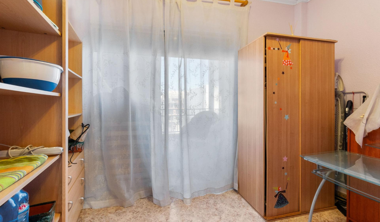 Resale - Apartment / Flat - Torrevieja - torrevieja