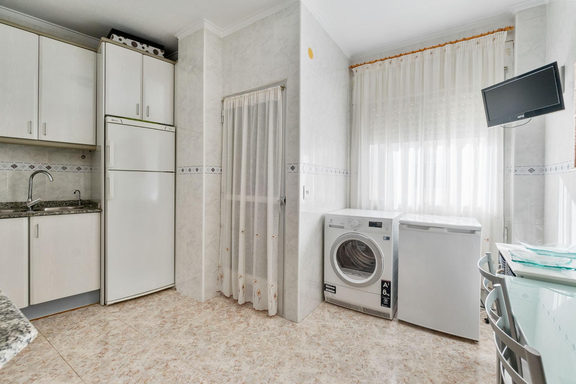 Resale - Apartment / Flat - Torrevieja - torrevieja
