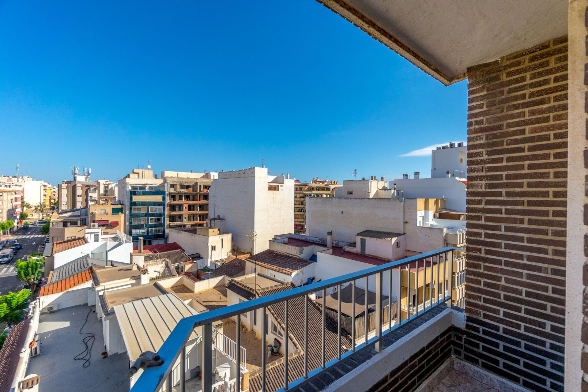 Resale - Apartment / Flat - Torrevieja - torrevieja