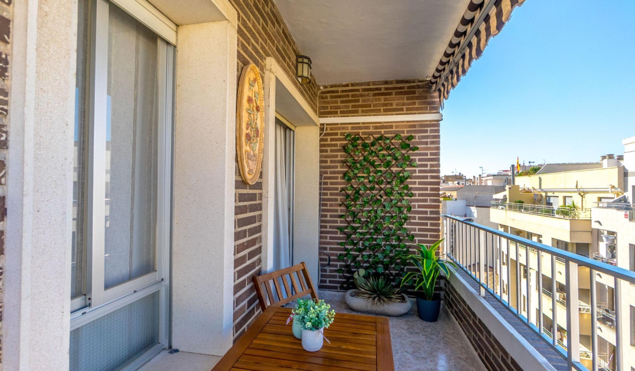 Resale - Apartment / Flat - Torrevieja - torrevieja