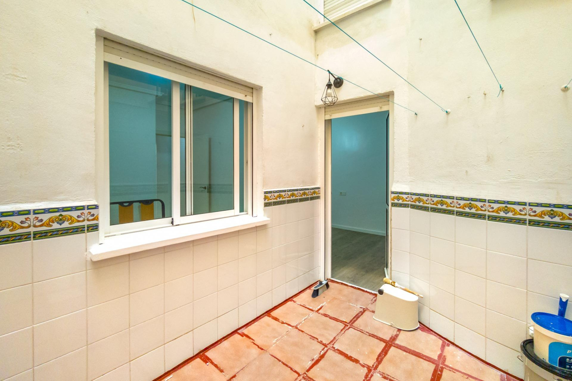 Resale - Apartment / Flat - Torrevieja - torrevieja