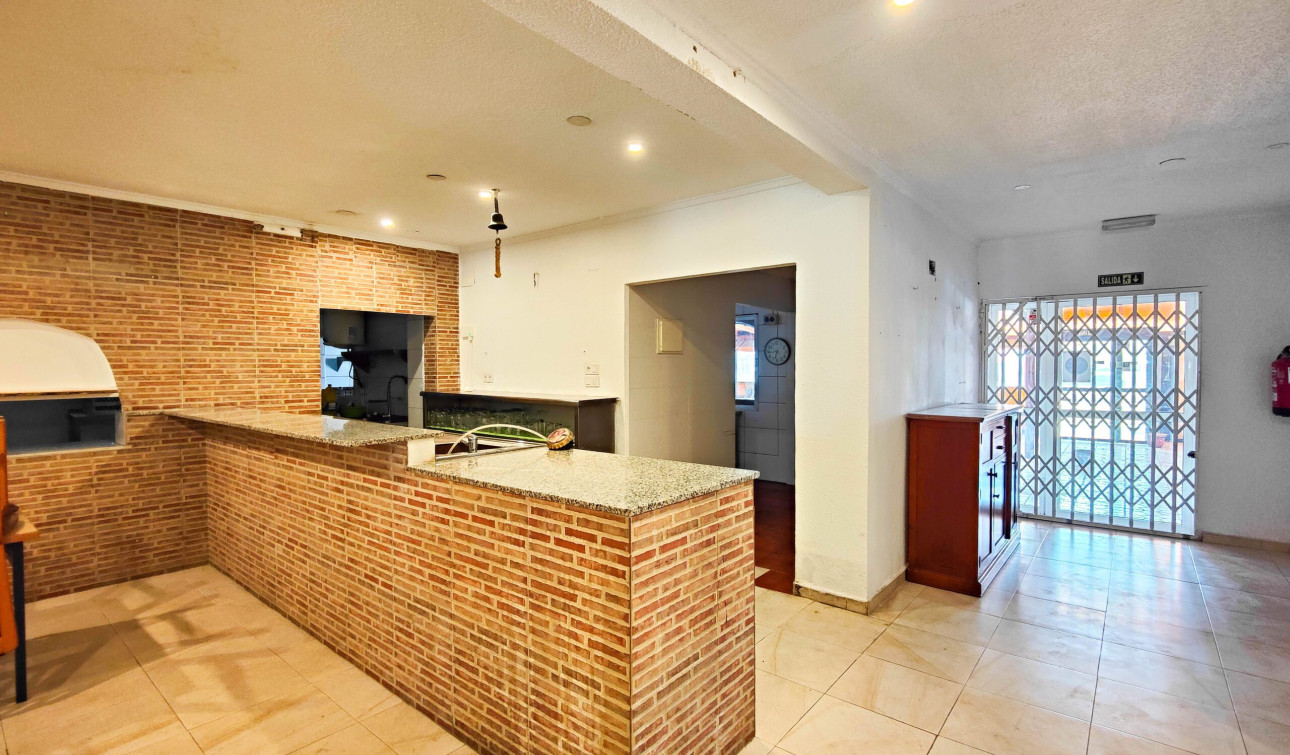 Resale - Apartment / Flat - Torrevieja - torrevieja