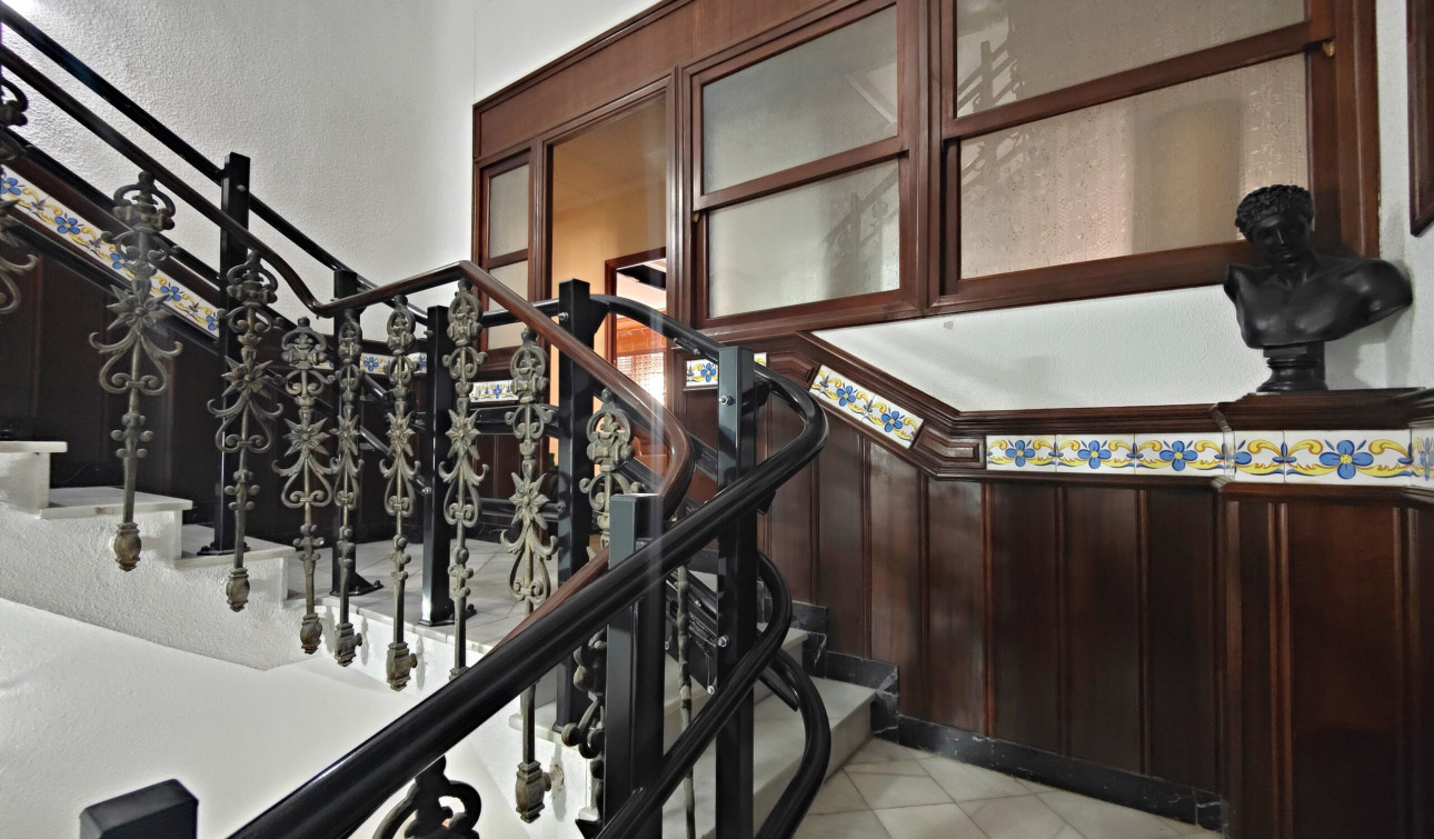 Resale - Apartment / Flat - Torrevieja - torrevieja