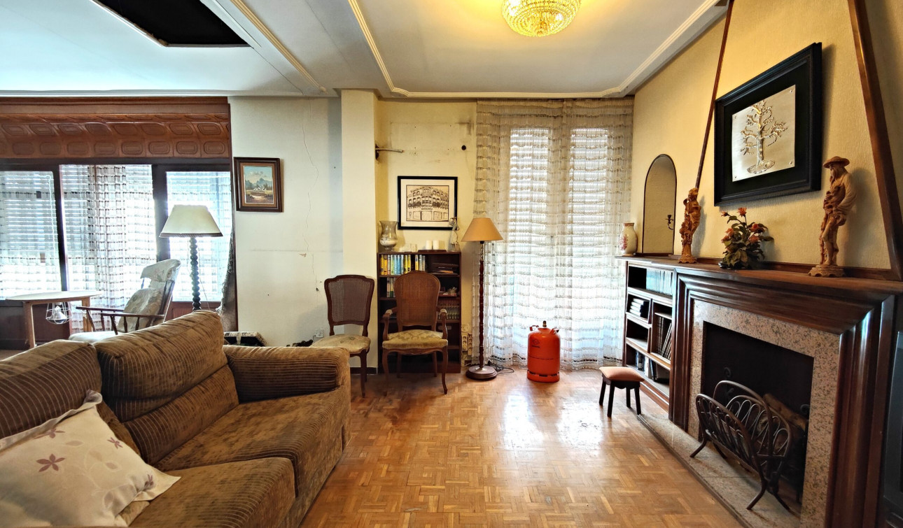 Resale - Apartment / Flat - Torrevieja - torrevieja