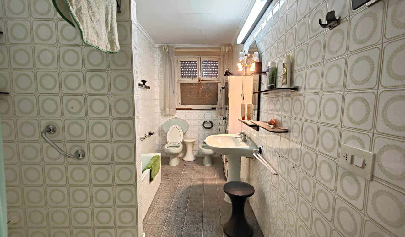 Resale - Apartment / Flat - Torrevieja - torrevieja