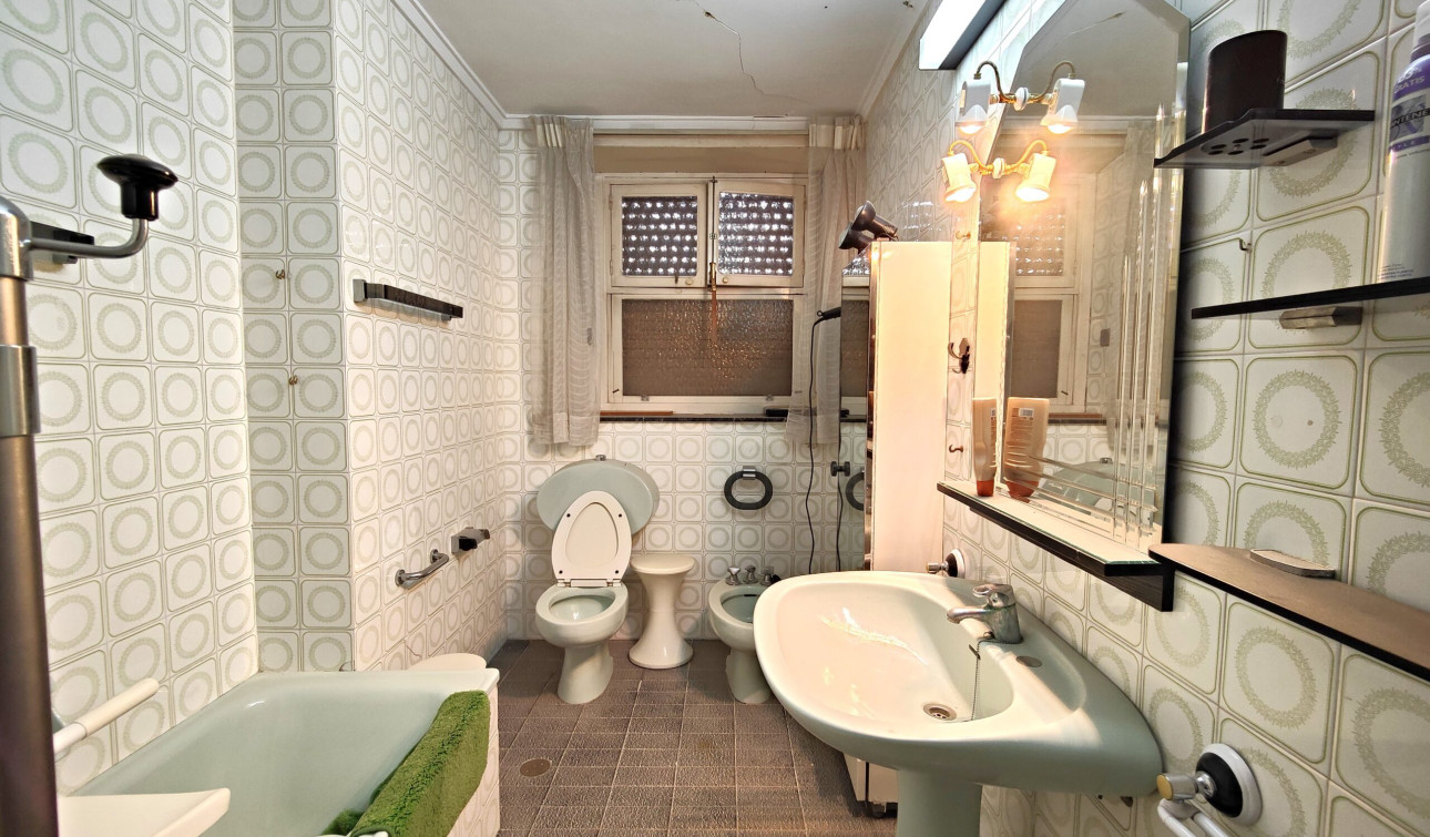 Resale - Apartment / Flat - Torrevieja - torrevieja