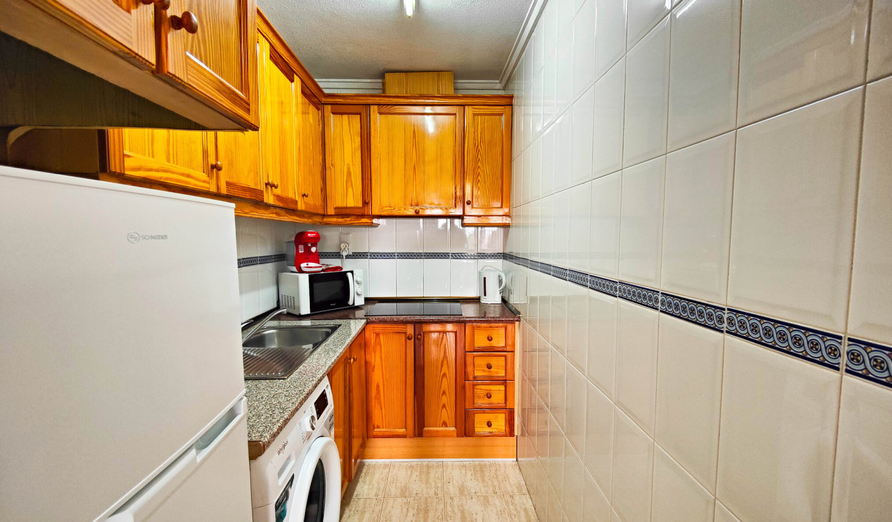 Resale - Apartment / Flat - Torrevieja - torrevieja