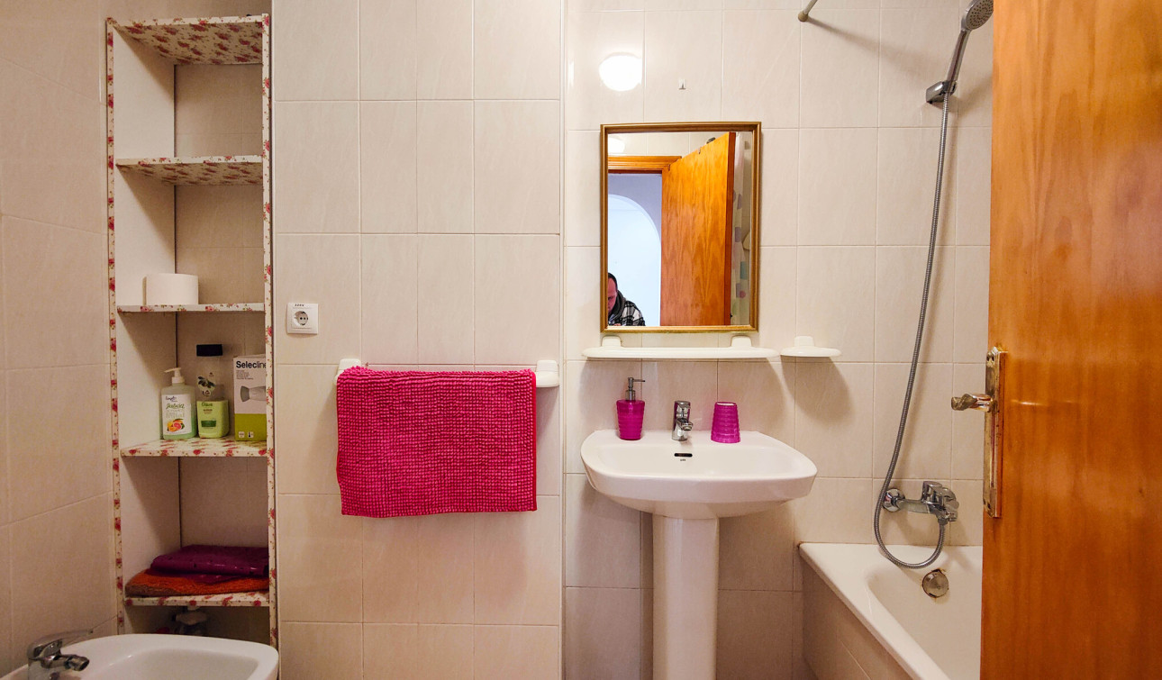 Resale - Apartment / Flat - Torrevieja - torrevieja