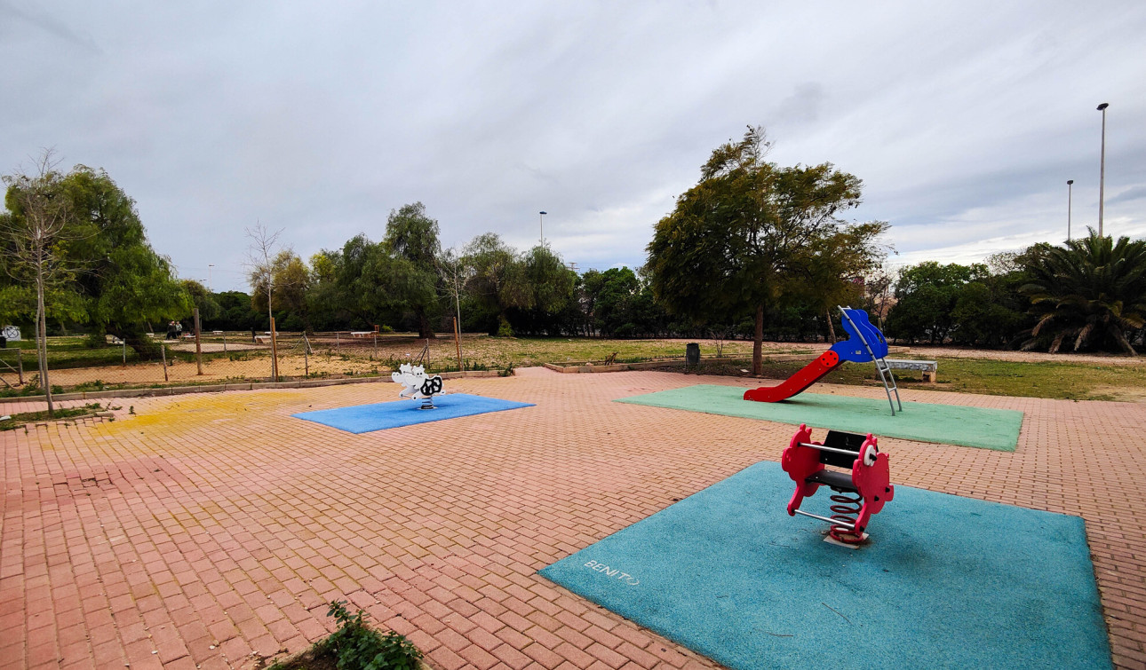 Resale - Apartment / Flat - Torrevieja - torrevieja