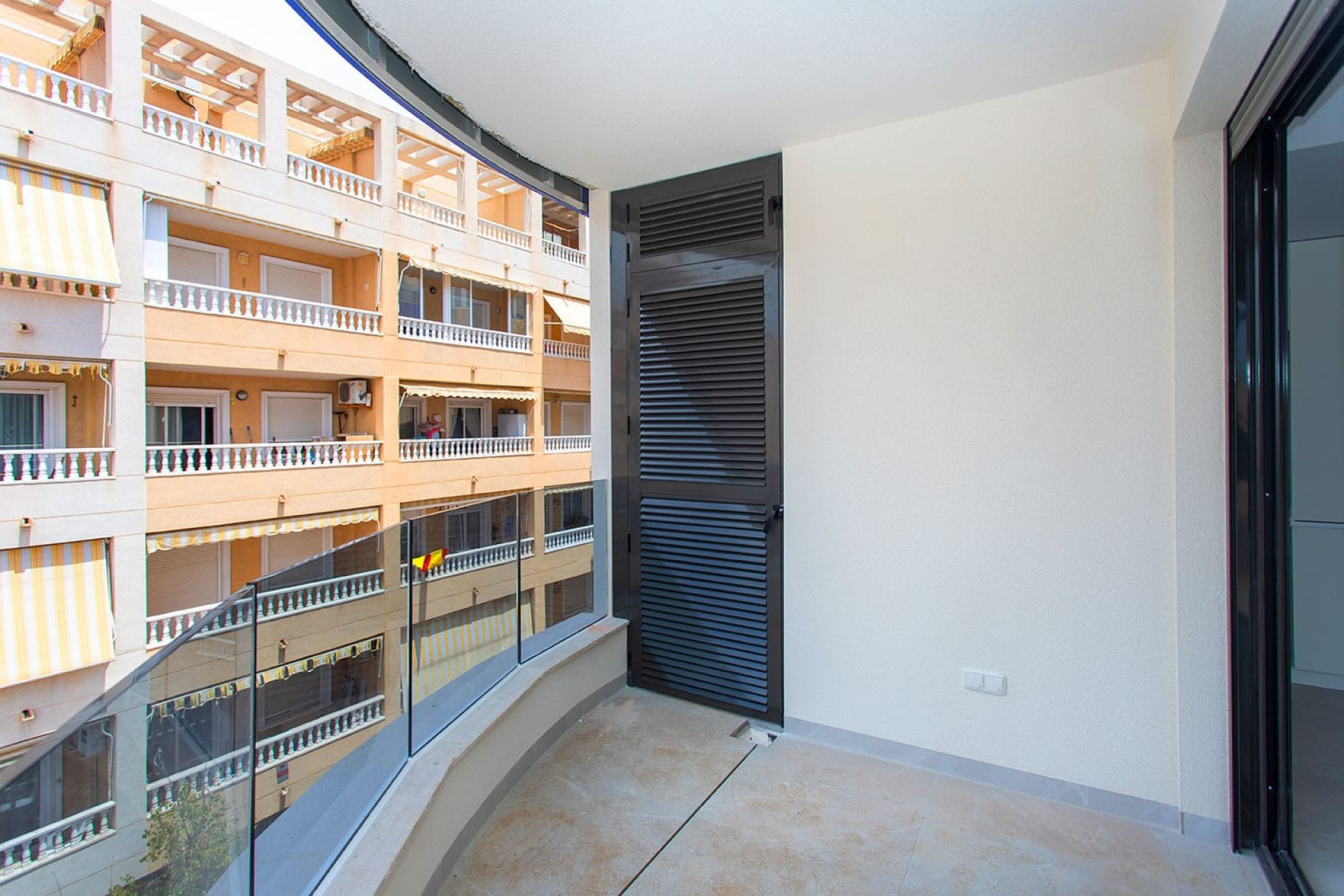 Resale - Apartment / Flat - Torrevieja